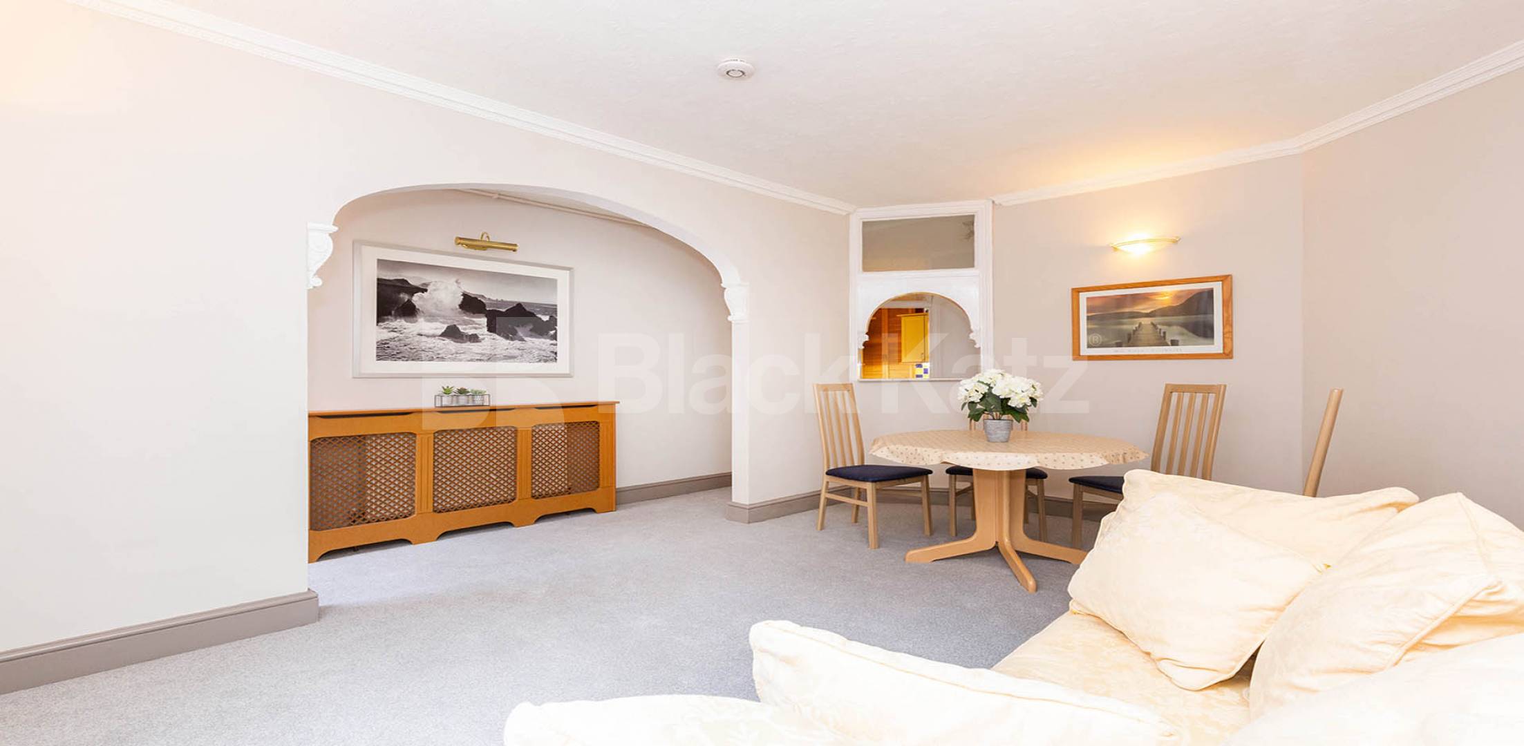 			LOCATION LOCATION LOCATION!, 1 Bedroom, 1 bath, 1 reception Flat			 Sandwich street, Rusell Square